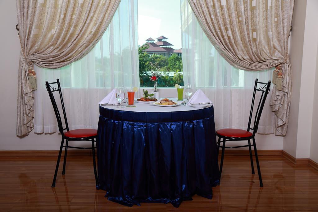 Apex Hotel Naypyidaw Exterior photo