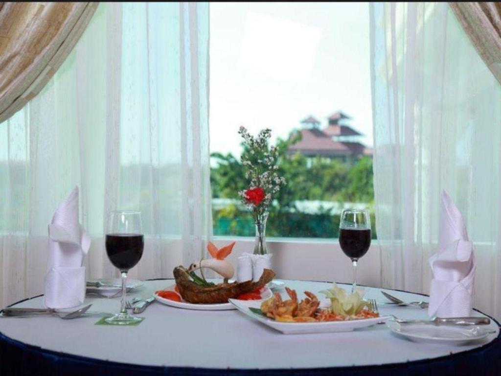 Apex Hotel Naypyidaw Exterior photo