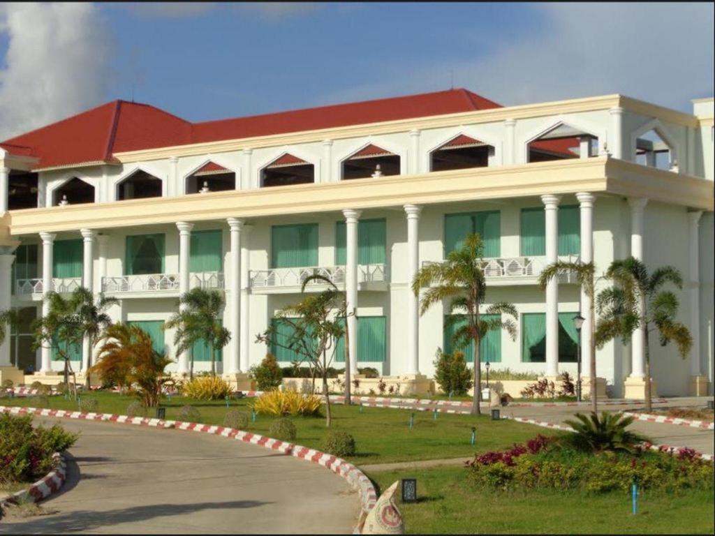 Apex Hotel Naypyidaw Exterior photo